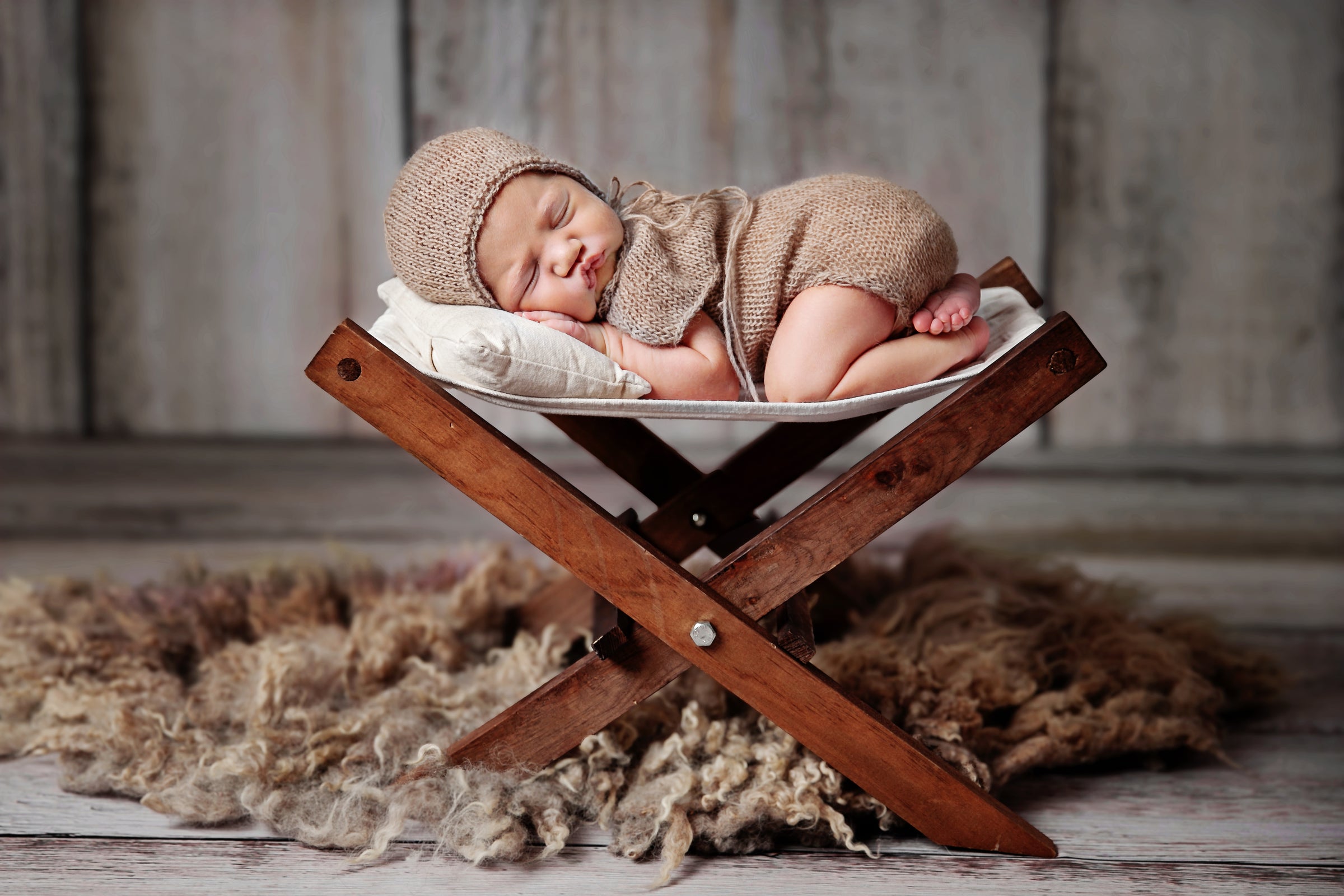 Prop Posing & Lighting Tutorials theswaddlepro